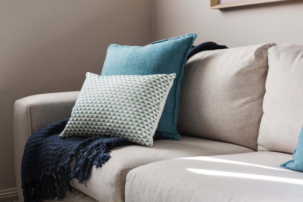 pillows throws interior design